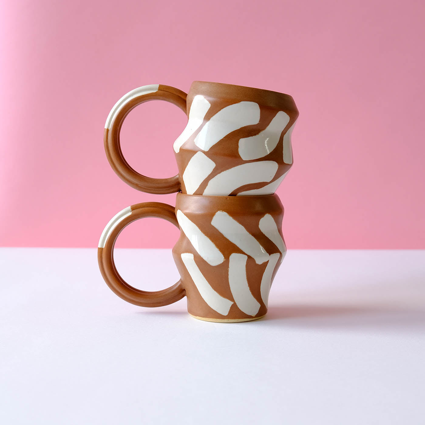Hazelnut Mug with Eggshell Shapes