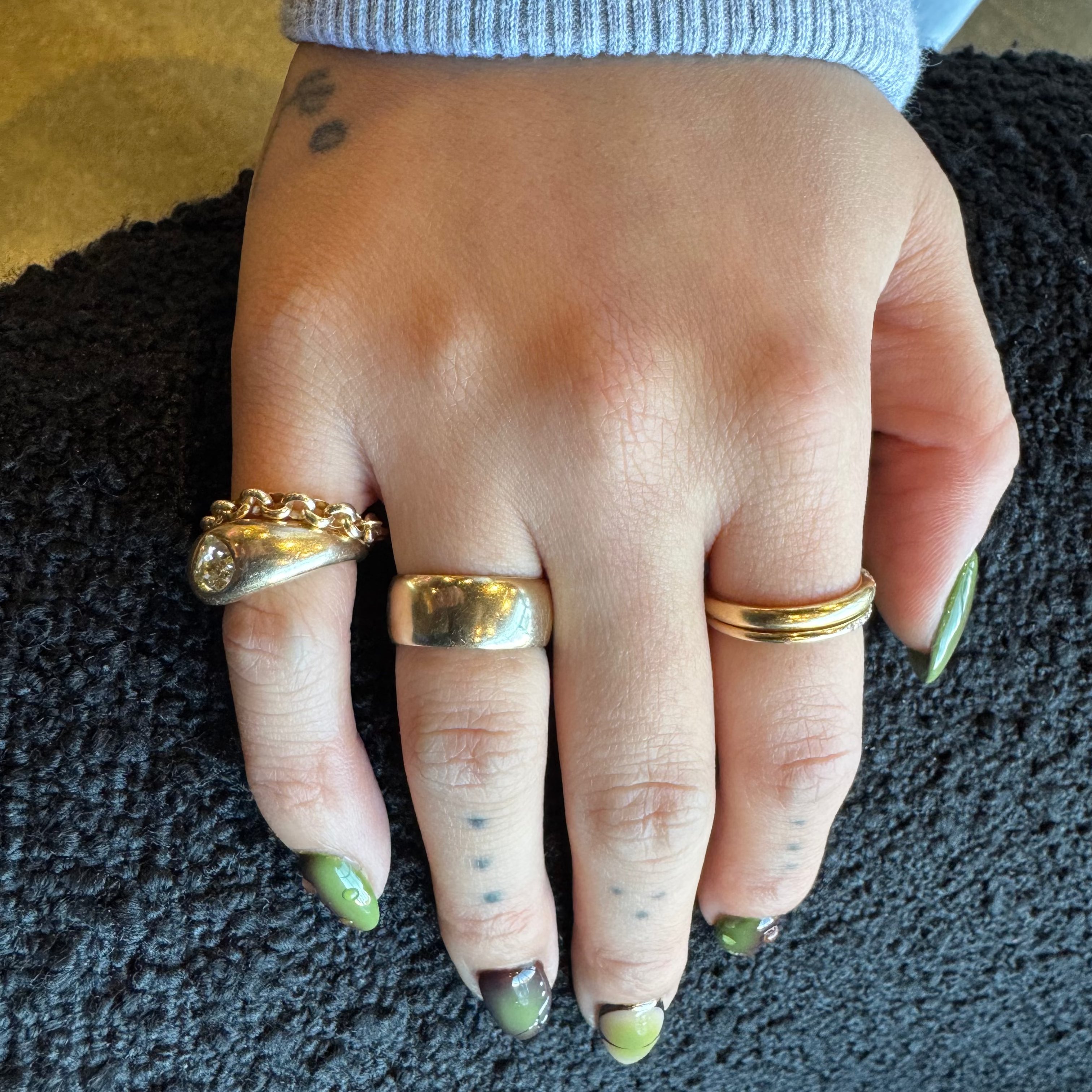 gold fill rolo ring on model